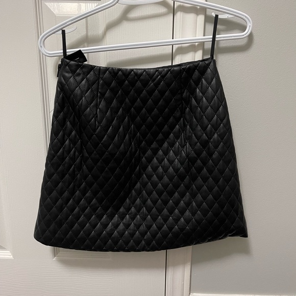 Aritzia Sunday Best faux leather mini skirt - Picture 1 of 3